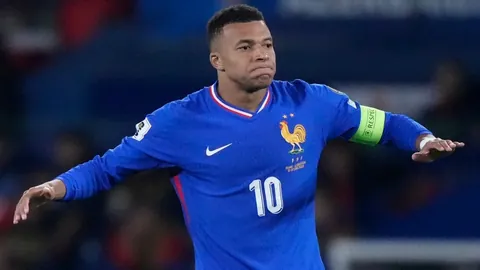 “热刺欧冠新阵容揭晓：特尔加盟成焦点，索兰克告别引关注！”